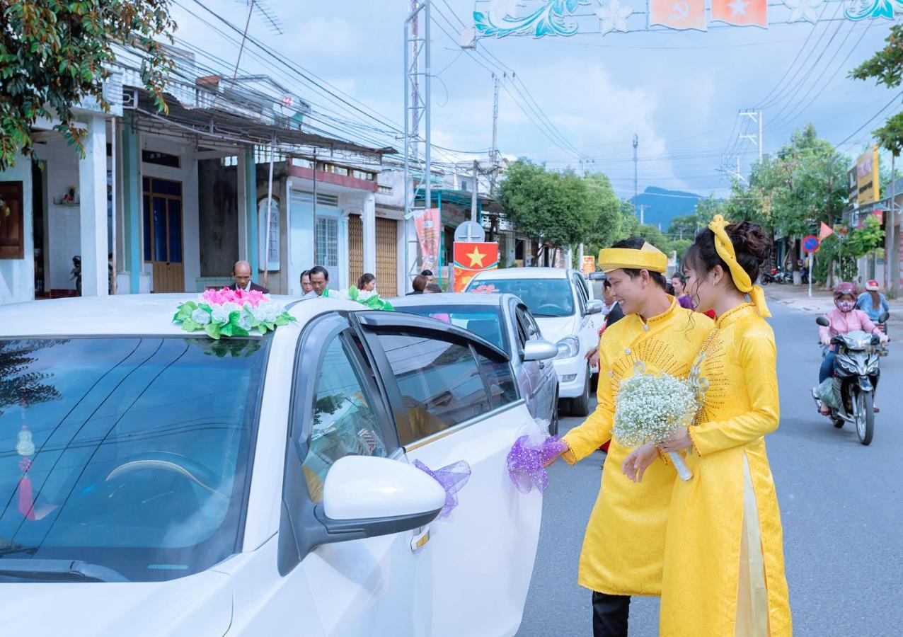 Khach San Son Ha Hotel Kon Tum Buitenkant foto