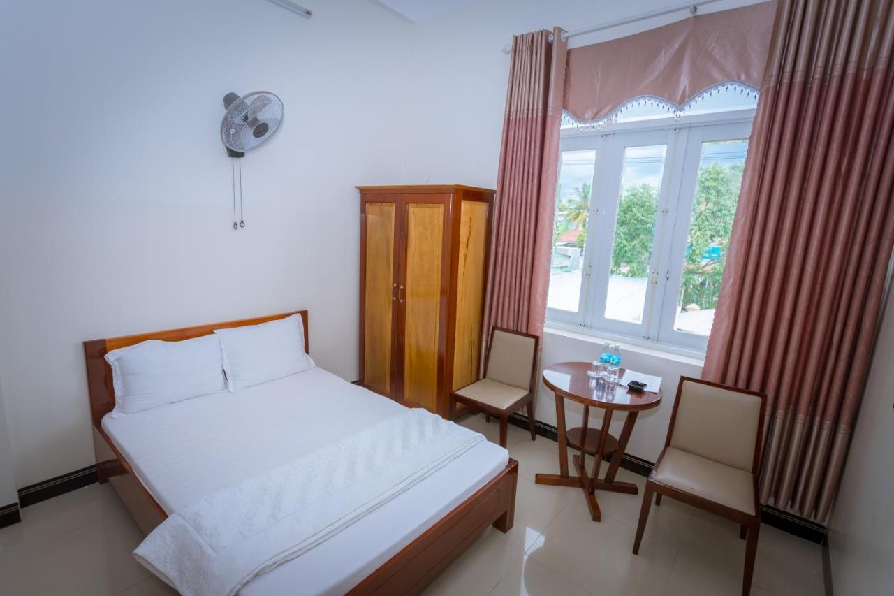 Khach San Son Ha Hotel Kon Tum Buitenkant foto